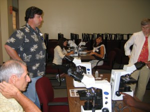 Steve Morton provides microscopy training to citizen scientists.